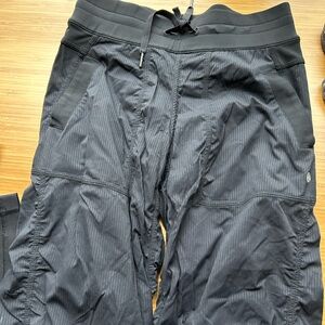 Lululemon Athletica Dance Studio pants size 4 like new